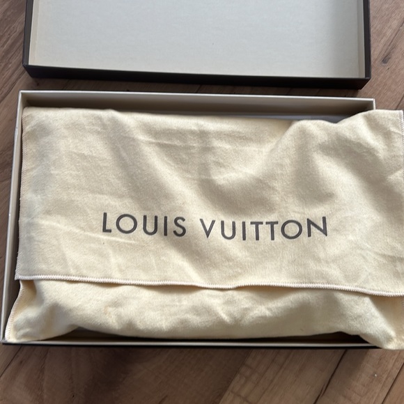Louis Vuitton Pouchette - Picture 5 of 16